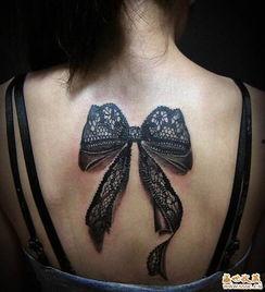 网红吃瓜纹身美女图片